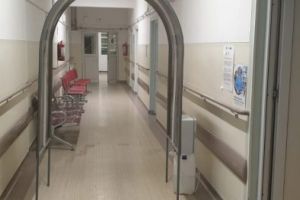 Trei tuneluri de decontaminare au fost instalate la Spitalul Judeţean de Urgenţă Ploieşti