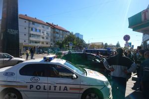 Cum a încercat un tânăr din Botoşani să-i păcălească pe poliţişti, la un control în Piaţa Mare. A primit o amendă de 20.000 lei!