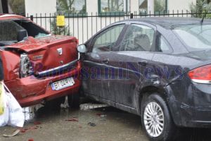 Accident pe o stradă din municipiul Botoşani. Șoferul era beat