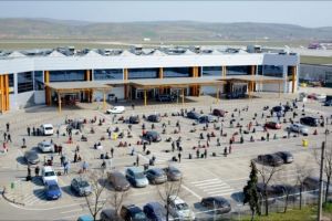 Avioanele vin goale şi pleacă cu sute de muncitori spre Germania