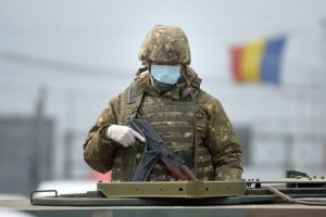 Preşedintele Klaus Iohannis dă puteri sporite Armatei: militarii se transformă în poliţişti