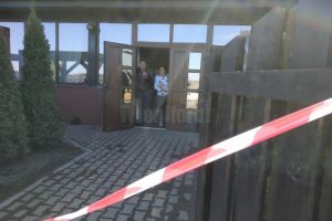 ”Vrem acasă”. Asta au strigat persoanele care stau în carantină într-o pensiune din Moara