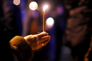 Reguli pentru Paşte în judeţul Satu Mare. Cum se va distribui Lumina Sfântă