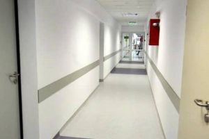 În Clinica de Dermatologie din Timişoara vor fi internaţi pacienţi cu forme uşoare şi medii de COVID-19