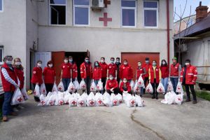 FOTO/VIDEO. Peste 1.000 de pachete cu alimente, distribuite vârstnicilor din Satu Mare