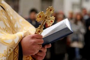 Preot din judeţul Satu Mare infectat cu COVID. A spovedit mai mulţi credincioşi