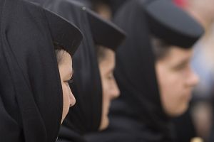 Cât câştigă măicuţele şi călugării din România? Ce salarii primesc cei peste 10.000 de „bugetari” din partea statului