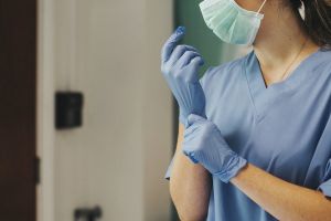 981 de cadre medicale infectate cu coronavirus în toată ţara. În Bihor, doar două asistente medicale, fără simptome