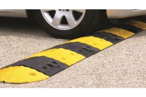 Atenţie şoferi! Primăria Botoşani va monta noi limitatoare de viteză