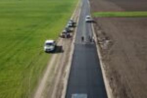 Drumul comunal care face legătura între Giarmata şi A1, în curs de modernizare. Călin Dobra: „Un exemplu de «aşa da»!”