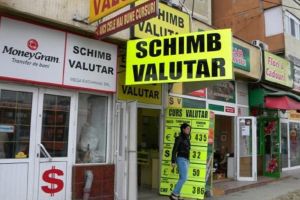 CURS VALUTAR BNR 17 APRILIE 2020. CU CÂȚI LEI VÂND UN EURO BĂNCILE DIN ROMÂNIA, ÎN VINEREA MARE