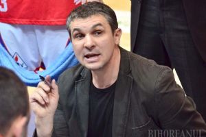 În auto-izolare la domiciliu, antrenorul Cristian Achim oferă lecţii online tehnicienilor de baschet din România (VIDEO)