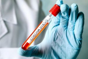 Mănuşile de unică folosinţă NU protejează cu adevărat împotriva COVID-19: Ce spune un medic german