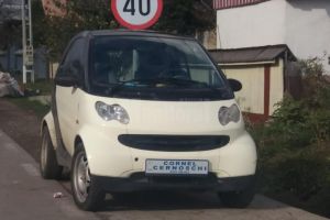 „Urmaşul lui Ștefan cel Mare”, care circulă cu maşini „înmatriculate” cu numele ...