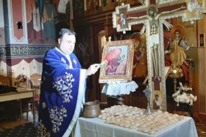 VIDEO – FOTO: Cum ne putem prepara Sfintele Paşti acasă – Părintele Dumitrean ne explică