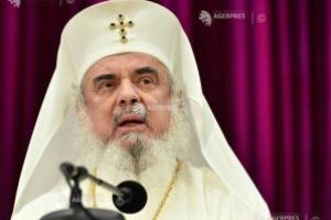 Patriarhul Daniel: Sărbătoarea Sfintelor Paşti – izvor de lumină şi speranţă; casele credincioşilor devin paraclise