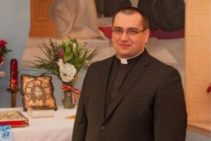 Preotul Cristian Terheş: 'Meschinăria, ura şi incompetenţa lui Iohannis şi a PNL au crucificat România'
