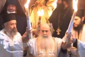 Sfânta Lumină s-a pogorât şi în 2020 la Ierusalim (VIDEO)