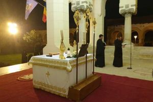 LIVE VIDEO| „HRISTOS a ÎNVIAT!”: Slujba de Înviere de la Catedrala Încoronării din Alba Iulia
