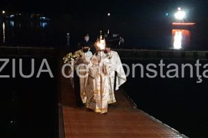 Constanta. IPS Teodosie a sosit cu Sfanta Lumina in Portul Tomis: In aceasta perioada de pandemie, Lumina vine sa risipeasca intunericul“