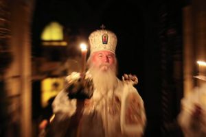 Hristos a Înviat! Slujbă de Paşti fără enoriaşi la catedrala din Timişoara