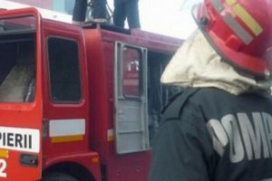Incendiu la Cisnădie în prima zi de Paşte – O femeie a fost dusă la spital