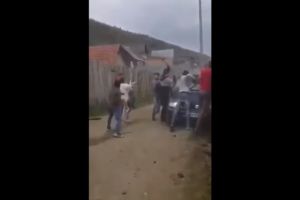 Bataie in grup, in Mimiu. Tiganii au atacat si politistii