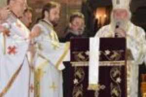 Învierea Domnului, sărbătorită la Catedrala Mitropolitană din capitala Banatului în condiţii speciale. Credincioşii au primit Lumină la casele lor