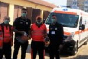 Sute de viziere împărţite celor care continuă să ţină piept COVID-19