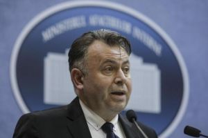 Mallurile ar putea fi redeschise peste trei luni, conform ministrului Sănătăţii
