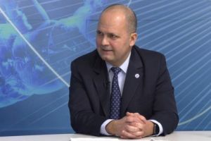 Decani noi la UMFST ”Târgu-Mureş (4). Competitivitate şi excelenţă, obiectivele lui Liviu Moldovan
