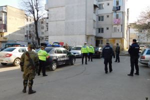 Ample acţiuni ale poliţiştilor în mai multe cartiere din municipiul Botoşani. Zeci de amenzi pentru nerespectarea restricţiilor de circulaţie