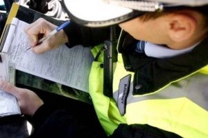 Tânăr fără permis depistat în timpul unui filtru, în Timiş