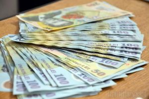 Peste 9.200 de bihoreni primesc banii pentru şomajul tehnic: AJOFM Bihor a virat peste 5 milioane de lei către firmele care au suspendat activitatea