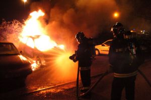 Mana criminala sau defectiune tehnica? Masina in flacari pe o strada din Braila
