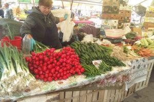 VIDEO: Produsele din piaţă, aduse la uşilor sibienilor – În curând se va lansa o platformă pentru livrare