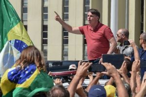 Preşedintele Braziliei a participat la un protest împotriva restricţiilor impuse din cauza pandemiei de Covid-19 (VIDEO)
