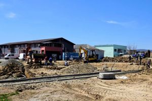 Se amenajează un parc în Subcetate. Cristian Niculae: Șantierul, în paralel cu cel din zona blocurilor sociale
