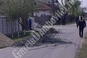 DÂMBOVIȚA: Kilometri de cabluri, folosite la furturi de curent, strânse de poliţişti – FOTO