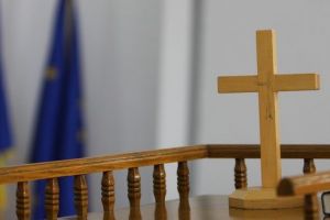 Dosar penal pentru un mureşean cu Covid-19 care a plecat din spital ”pentru o scurtă plimbare”!