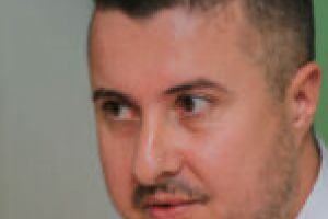 „Domnul Streinu-Cercel ar trebui să promoveze creşterea testărilor, nu imbecilităţile astea despre cum să condamnăm bătrânii la domiciliu”