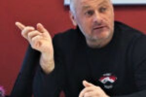 Dunca îl somează pe ministrul Alexe: „Nu confundaţi interesul acestui stat cu interesele unui grup organizat mafiot!”