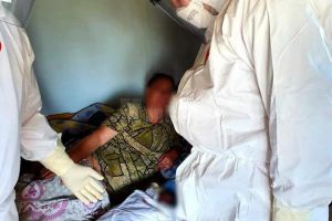 O suceveancă a născut acasă, asistată de trei pompieri militari