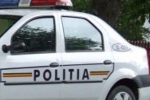 Hoţi puşi pe fugă când se pregăteau să plece cu marfa furată dintr-un depozit din Șcheia