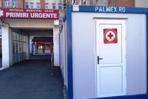Continuă să ajungă donaţii la Spitalul-suport Adjud. Echipamente de protecţie şi alimente de bază