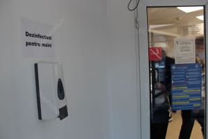 Primăria Bistriţa pune la dispoziţia asociaţiilor de locatari dozatoare cu dezinfectant