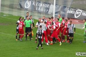 Final cu scandal la „U” Cluj – Performanţa Ighiu! Falub: „Am suferit foarte mult”, Manea: „Un scor nedrept”