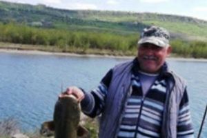 Poliţist vrâncean riscă o amendă consistentă după ce a postat pe Facebook fotografii de la o partidă de pescuit!