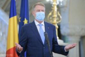 VIDEO – Iohannis: După data de 15 mai toată lumea va fi obligată să poarte măşti de protecţie în spaţii publice închise