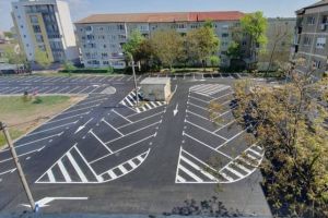 Parcare nouă în Lipovei, primăria mai promite un loc de joacă şi un teren de sport